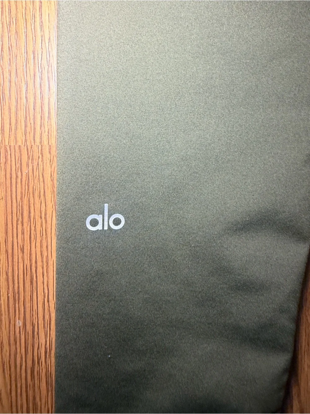 Alo Yoga High-Waisted Ripped Warrior Legging Army Green Athletic Gym Medium